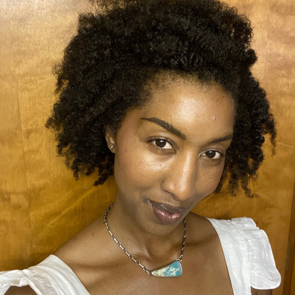 Meet your Posher, Nadia